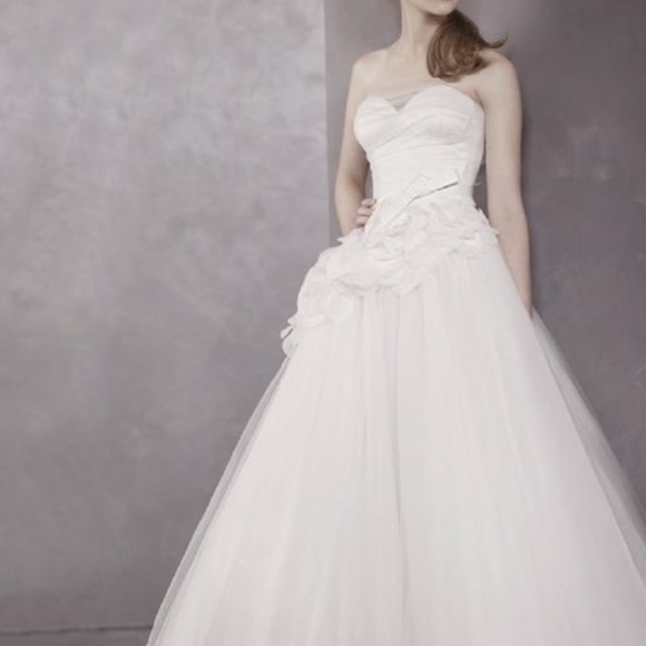 Vera Wang Dresses & Skirts - White Vera Wang Wedding Dress size 4 adjusted